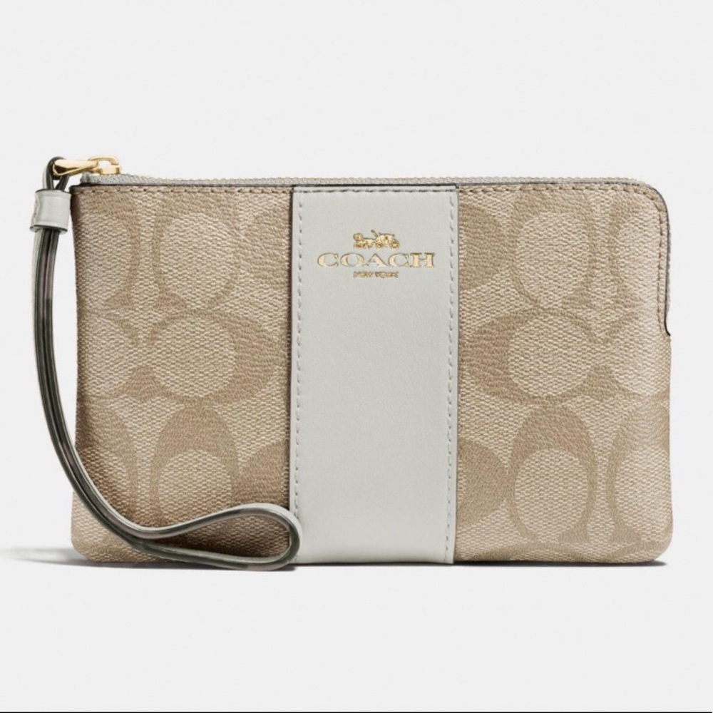 ✨NWT✨ Coach Khakis/ Tan Wristlet - Picture 1 of 6